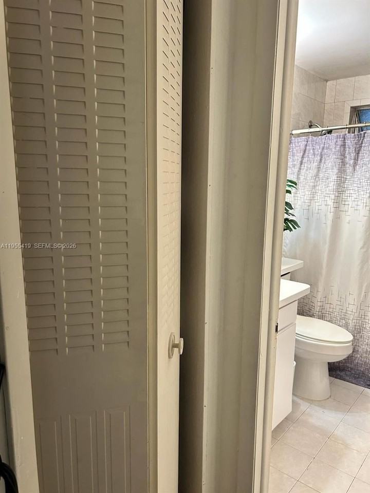1560 W 46th St #122 - Photo 4 of 14