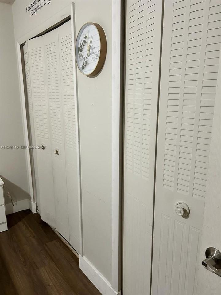 1560 W 46th St #122 - Photo 7 of 14