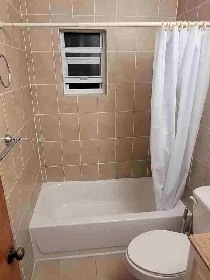 2828 Sw 3rd St - Photo 6 of 7