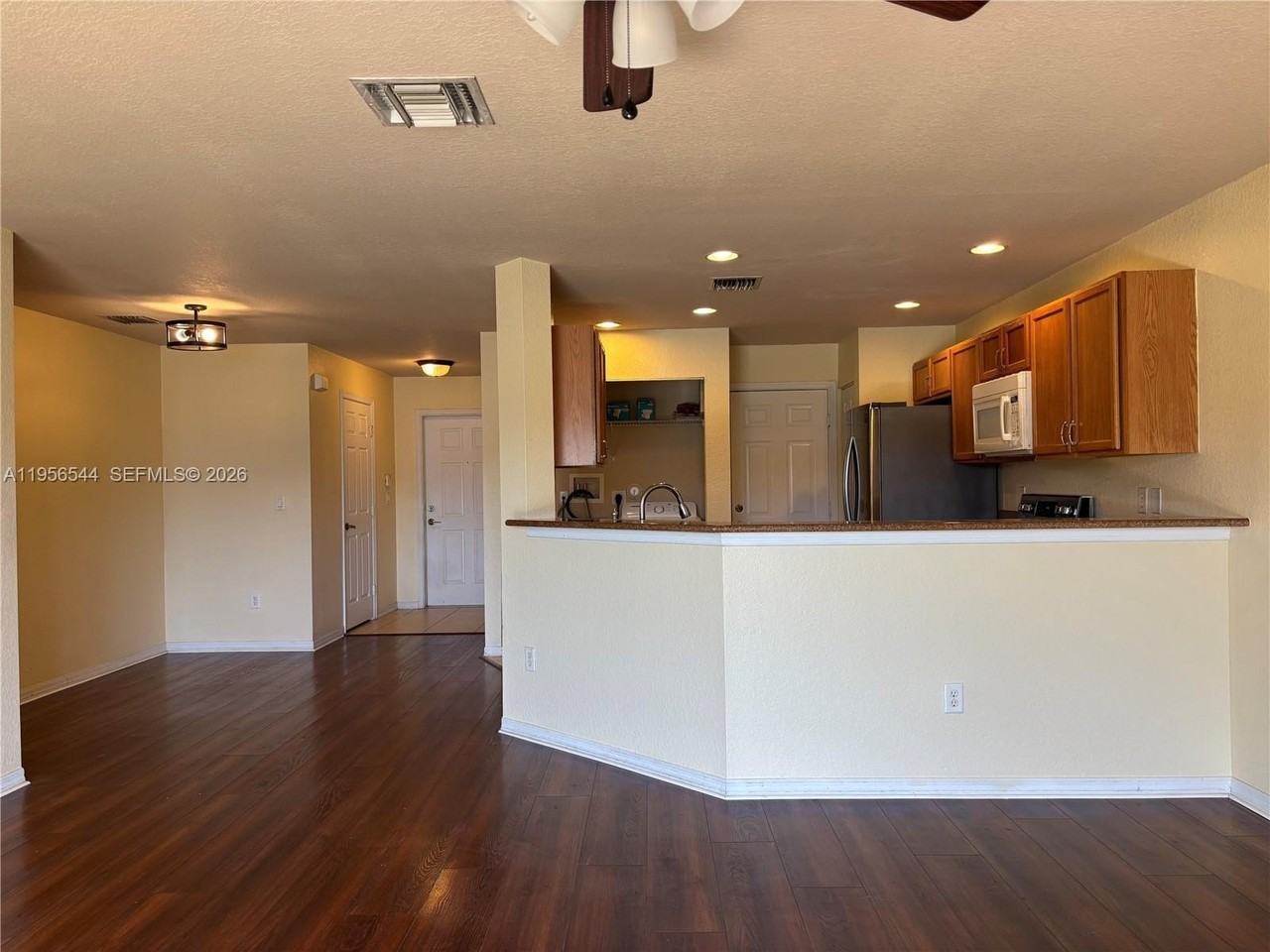 8988 Chambers St - Photo 5 of 43