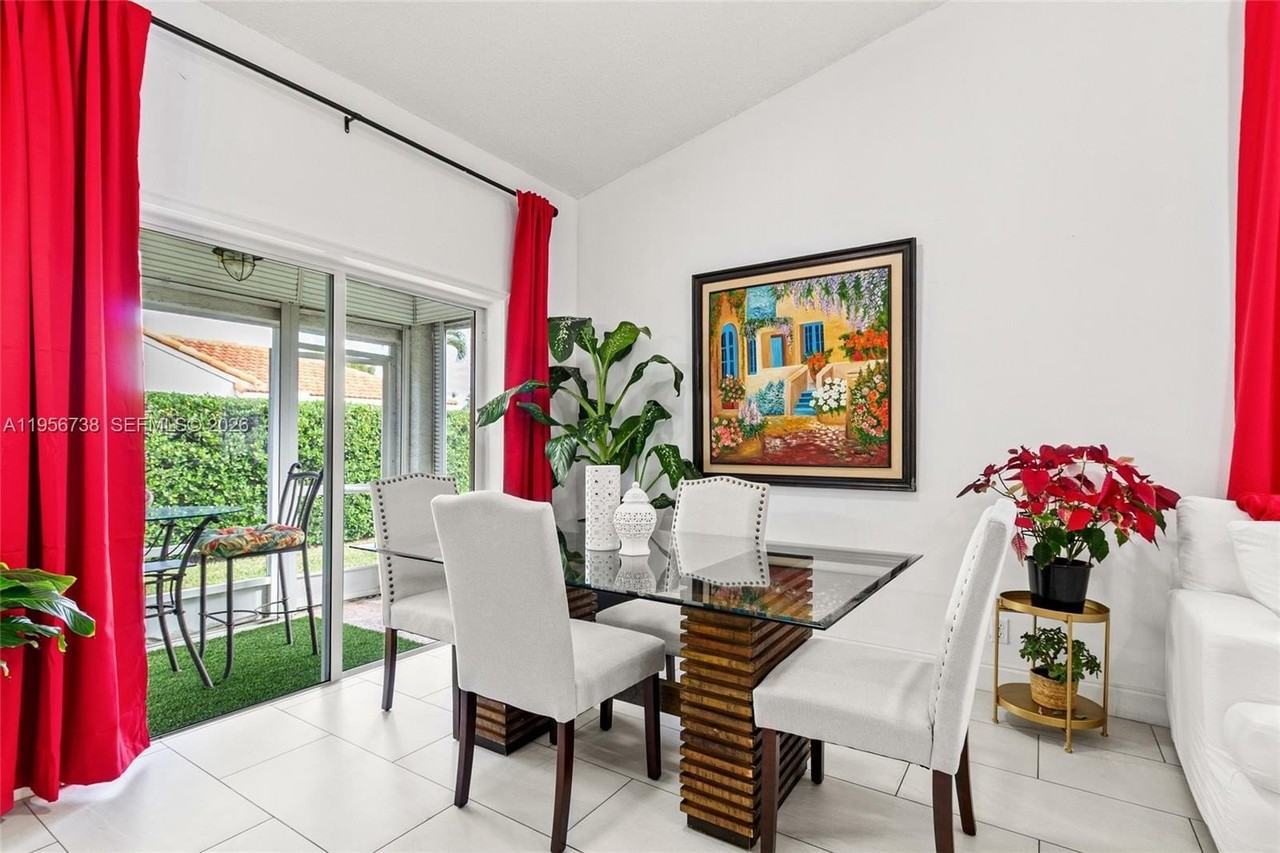 6207 Floral Lakes Dr #6207 - Photo 5 of 25