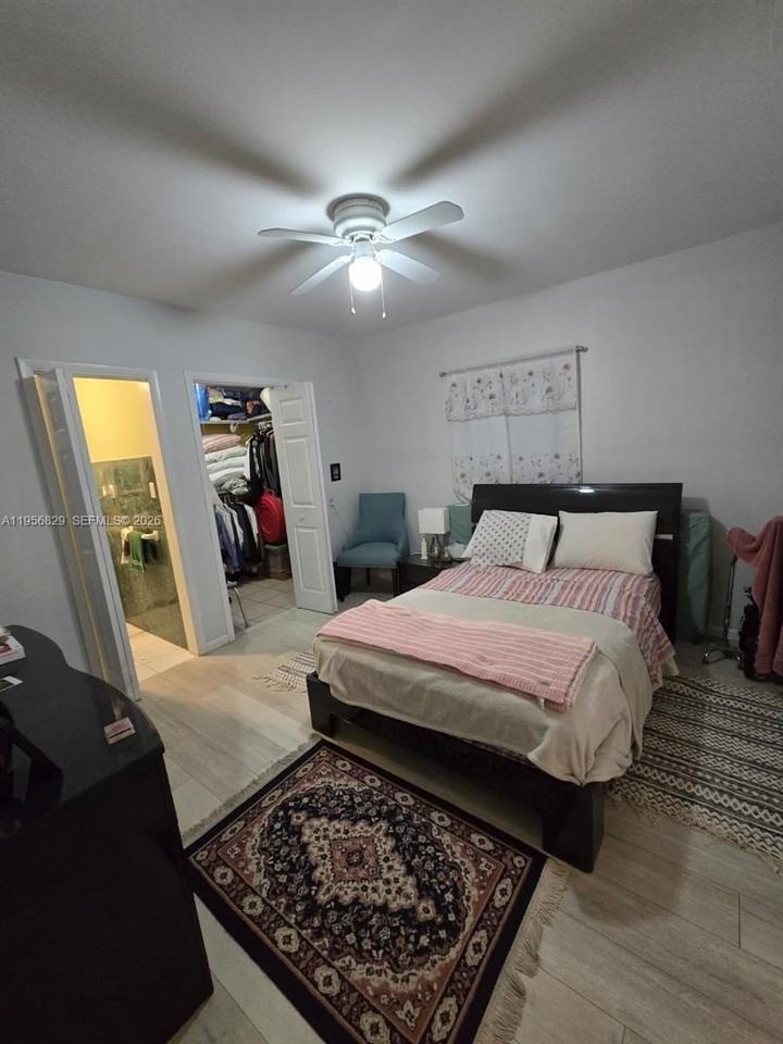 3083 Sw 17th St - Photo 7 of 19