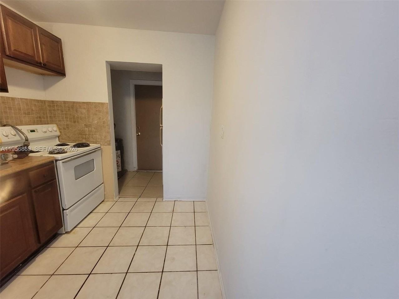 612 Nw 14th Ave #1 - Photo 6 of 15