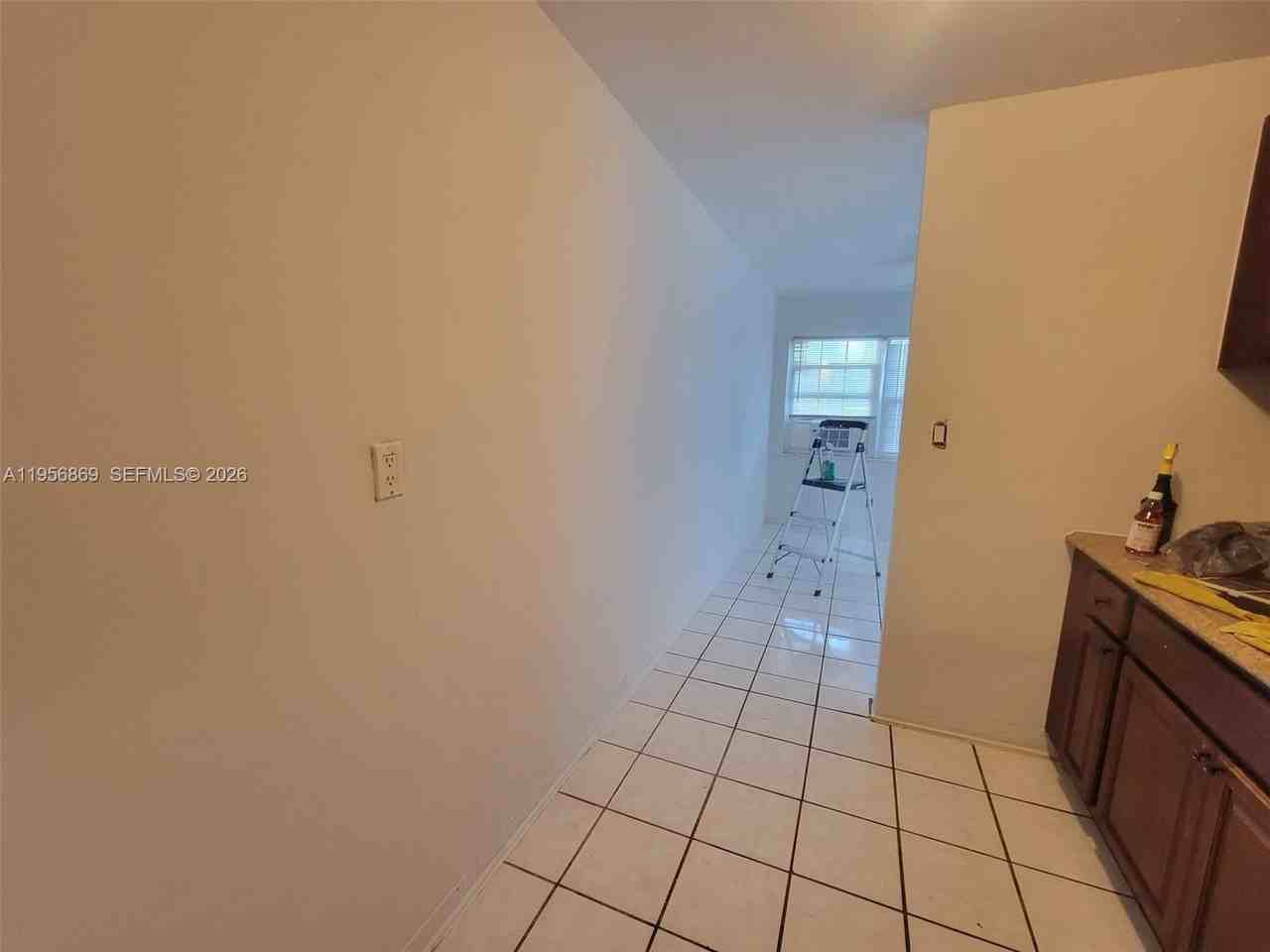 612 Nw 14th Ave #1 - Photo 7 of 15