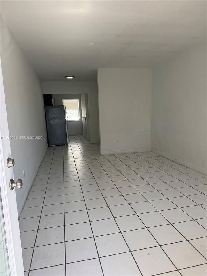 7300 Harding Ave #28