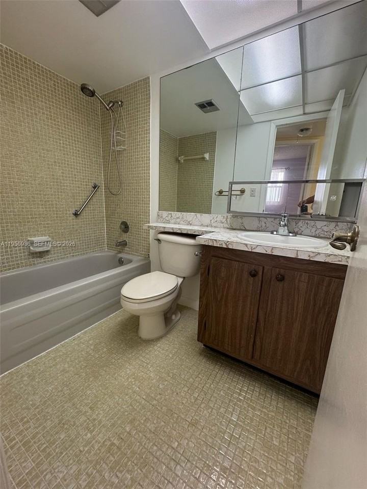 8450 Sunrise Lakes Blvd #211 - Photo 6 of 9