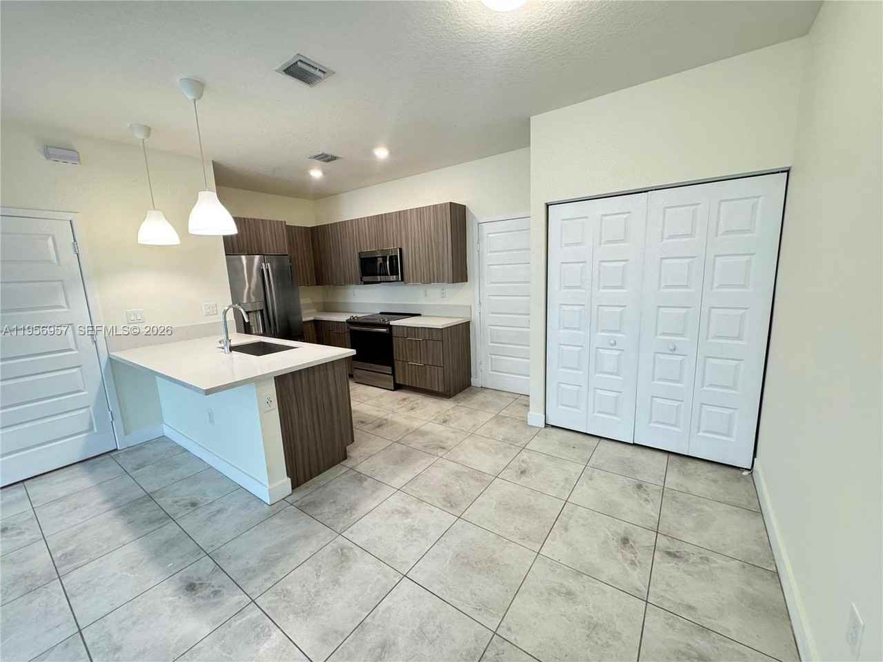 4802 Nw 83rd Path - Photo 4 of 25