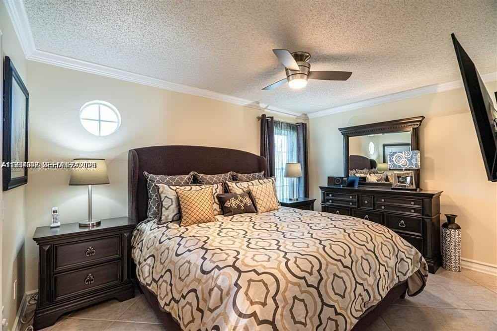 221 Waterside Dr #221 - Photo 4 of 11