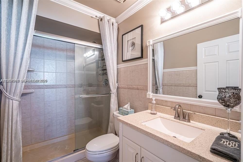 221 Waterside Dr #221 - Photo 7 of 11