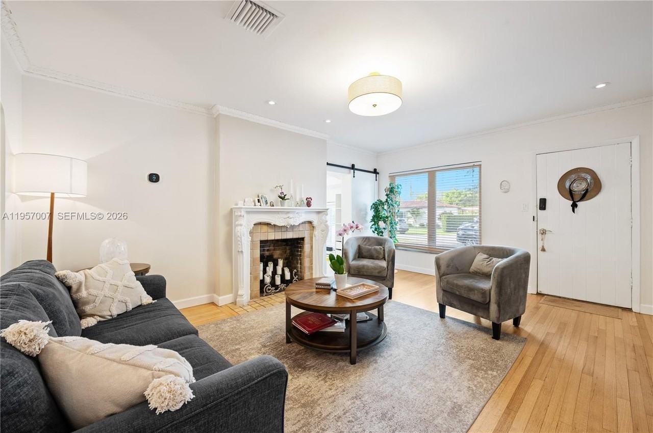 4420 Sw 14th St - Photo 2 of 21