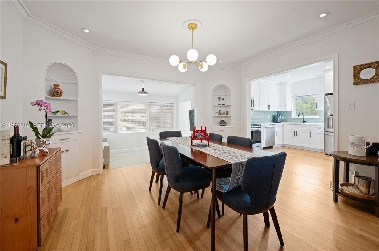 4420 Sw 14th St - Photo 3 of 21