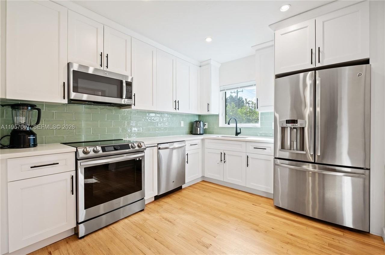 4420 Sw 14th St - Photo 6 of 21