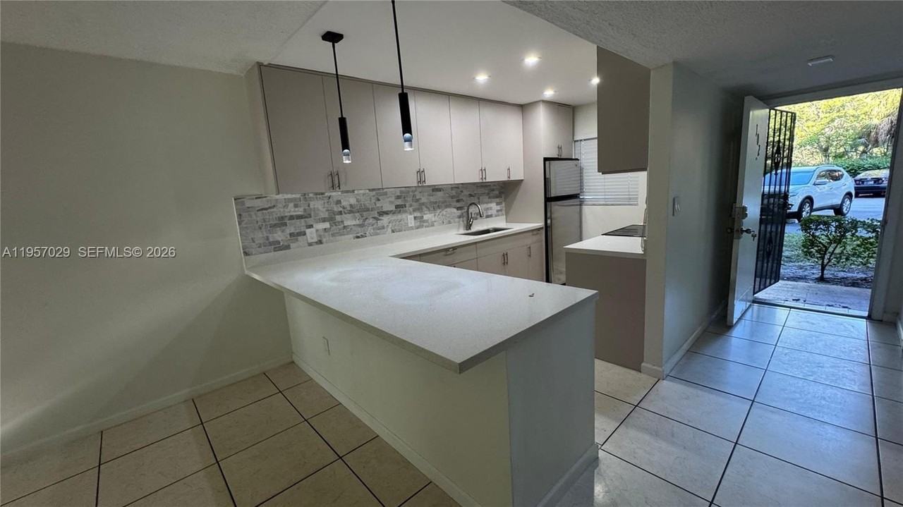 4111 Stirling Rd #102 - Photo 6 of 25