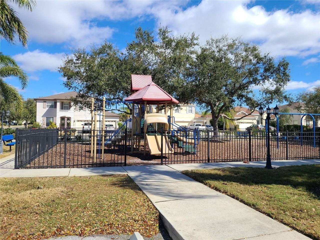 6122 39th Ct E - Photo 7 of 8