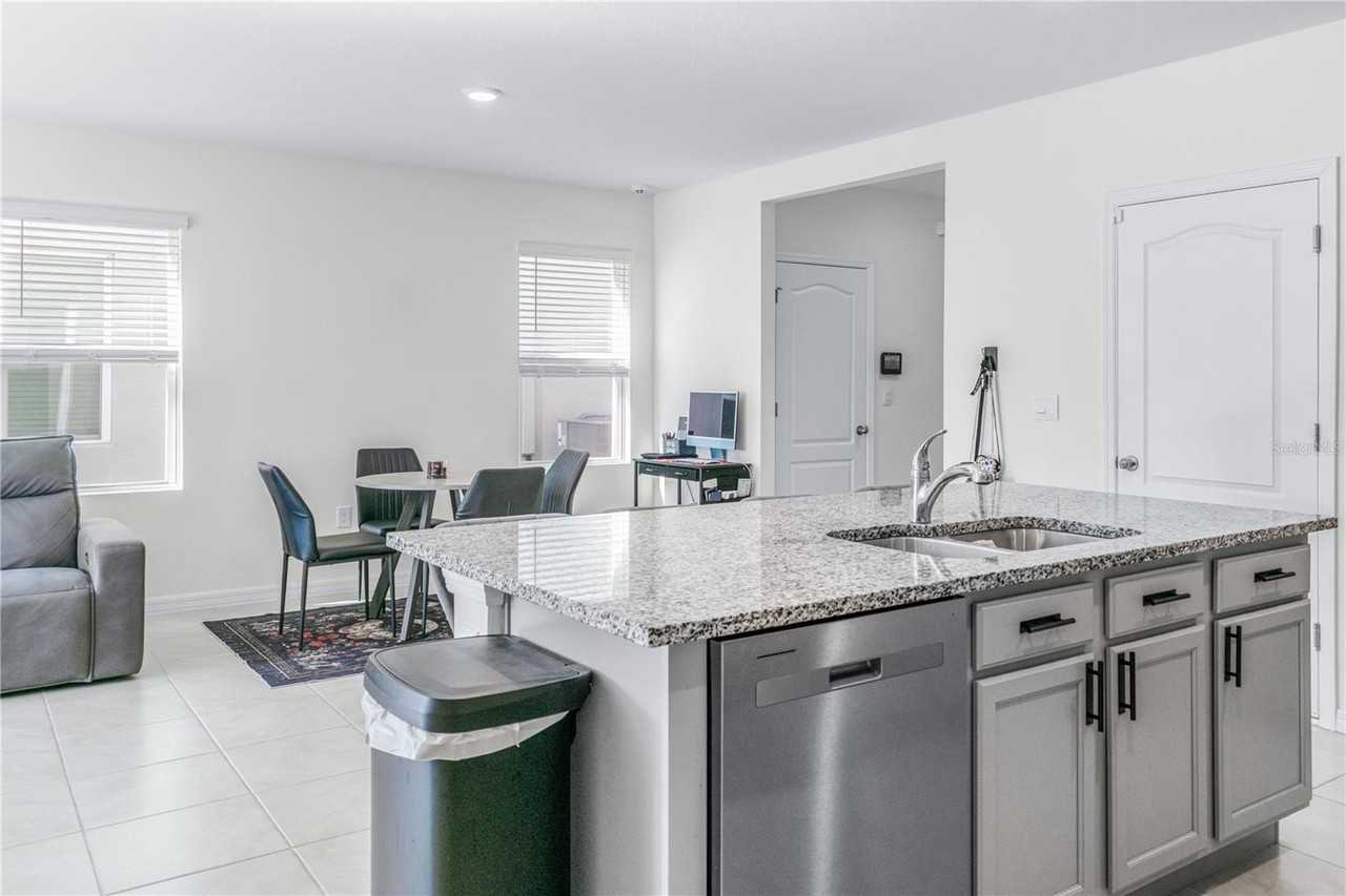 2454 Taloncrest Ct - Photo 3 of 25