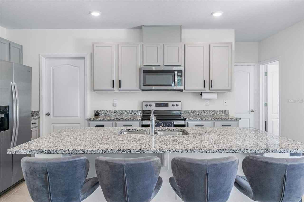 2454 Taloncrest Ct - Photo 4 of 25