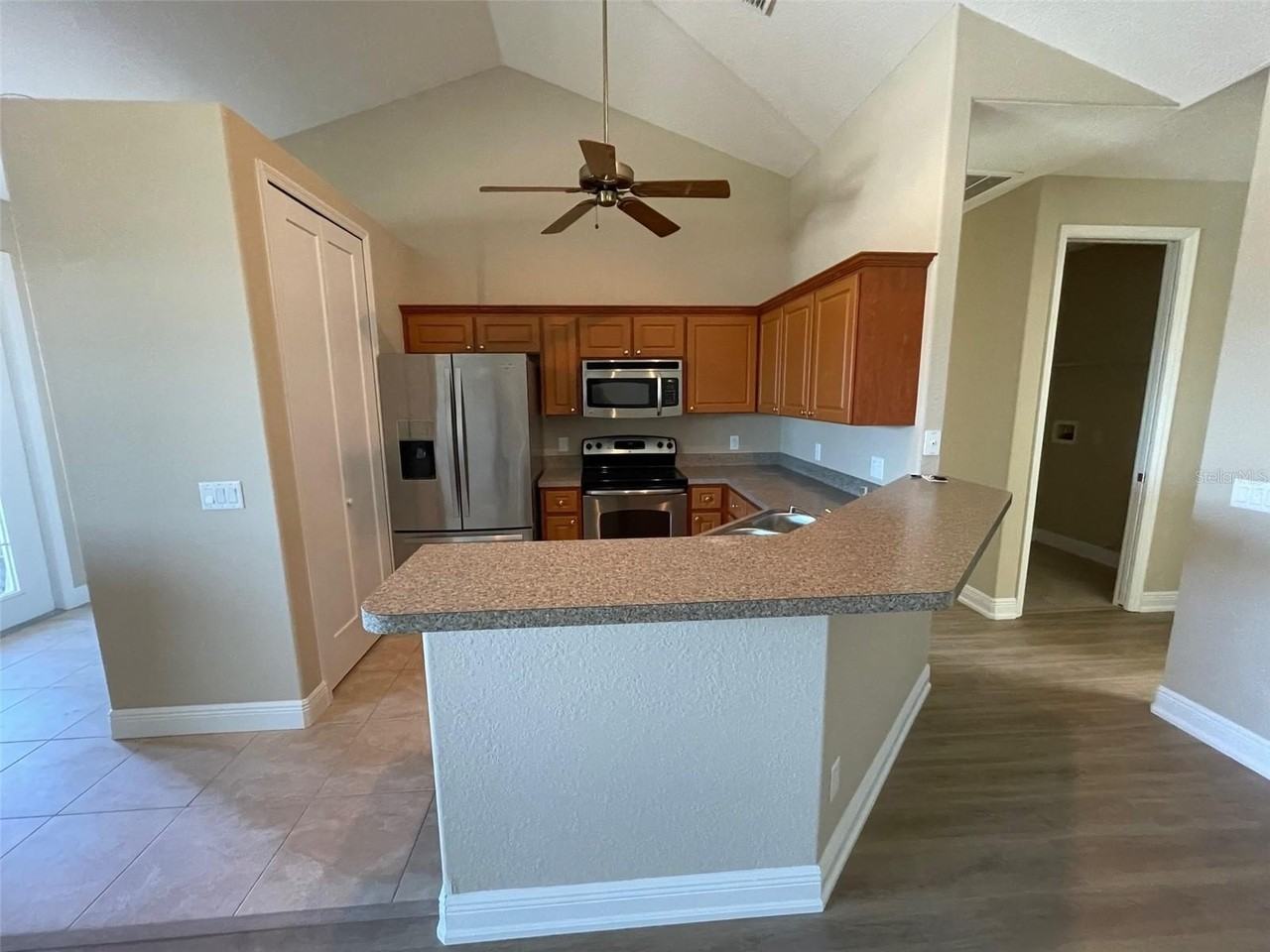 10365 Pendleton Ave - Photo 3 of 9