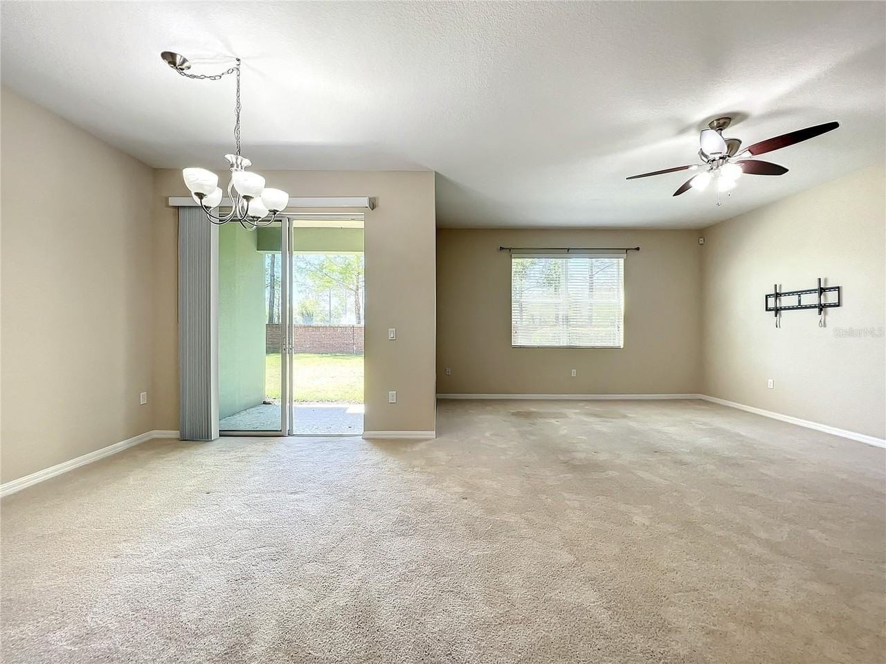 722 Terrace Spring Dr - Photo 5 of 32