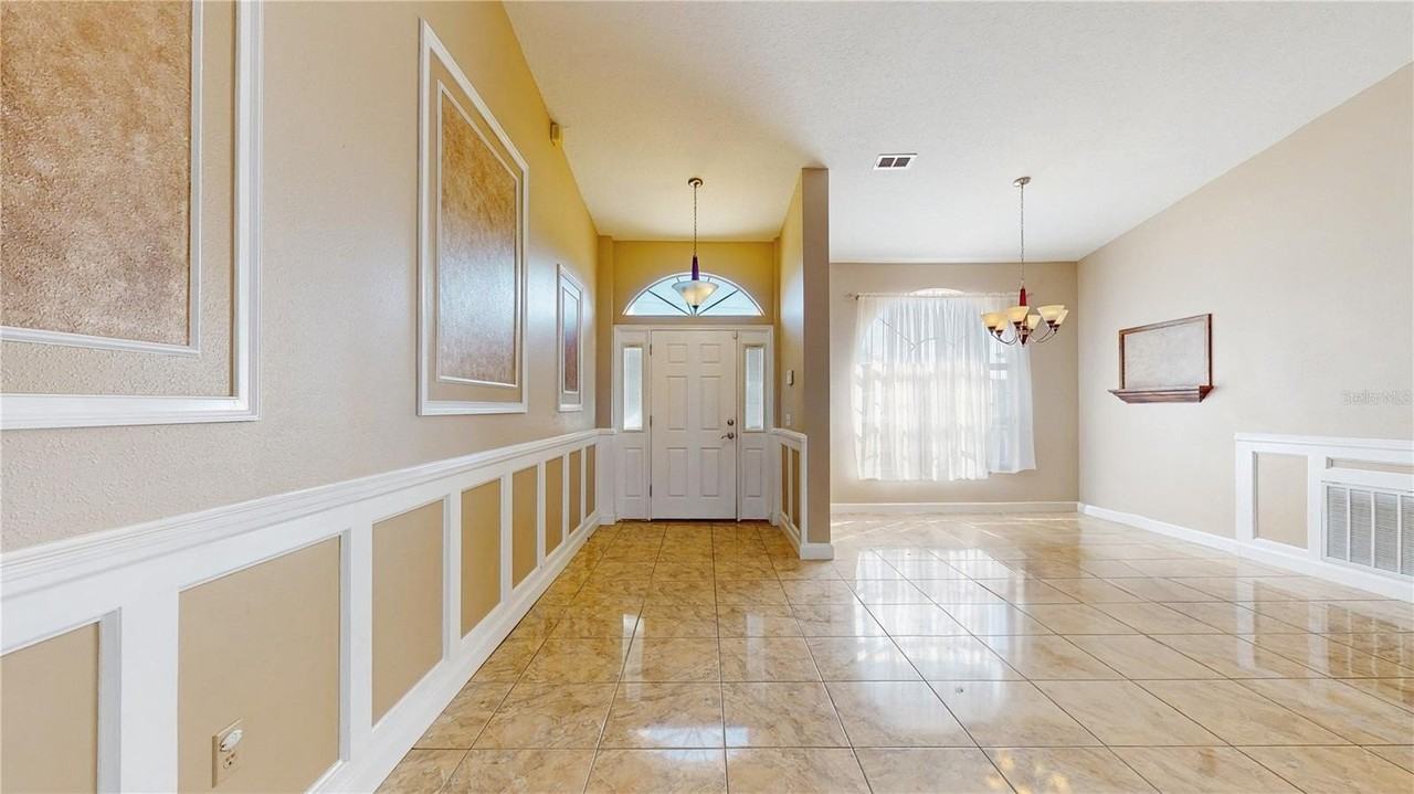 978 Alsace Dr - Photo 4 of 30