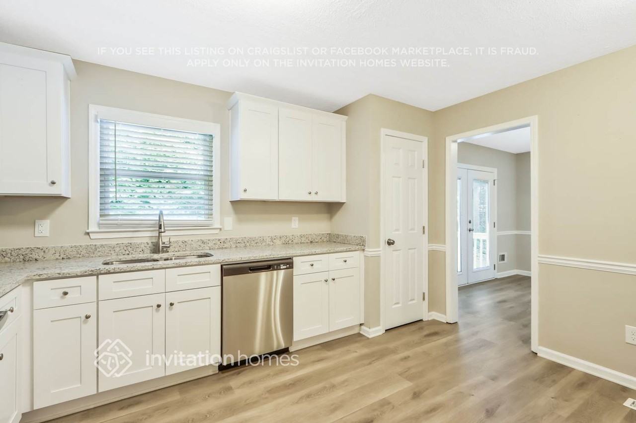 4130 Summer Wood Dr - Photo 6 of 15