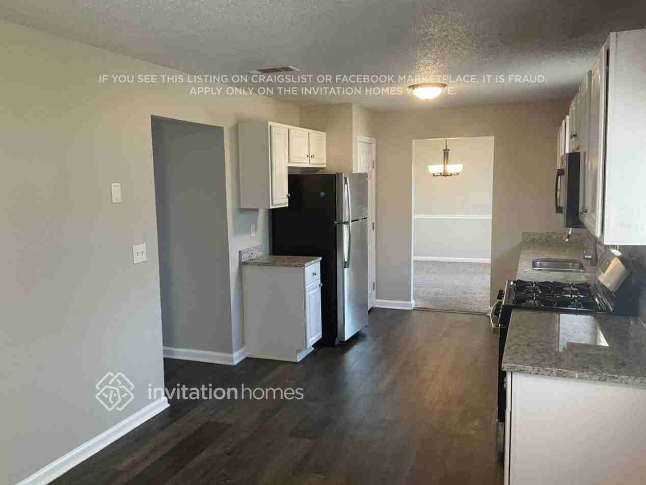 6813 Fireside Ln - Photo 6 of 23