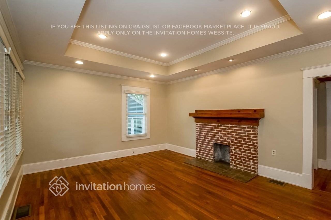 317 Stovall St Se - Photo 4 of 18