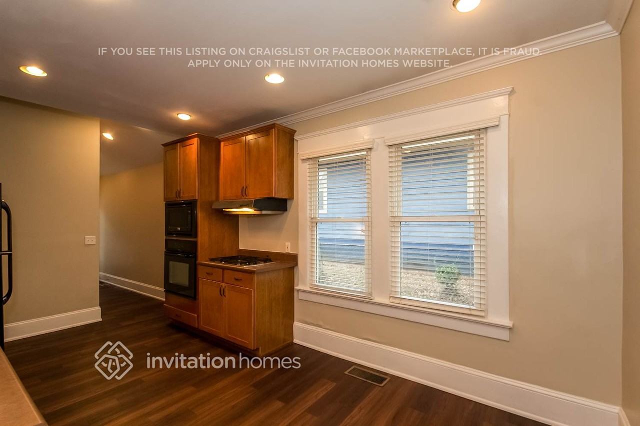 317 Stovall St Se - Photo 6 of 18