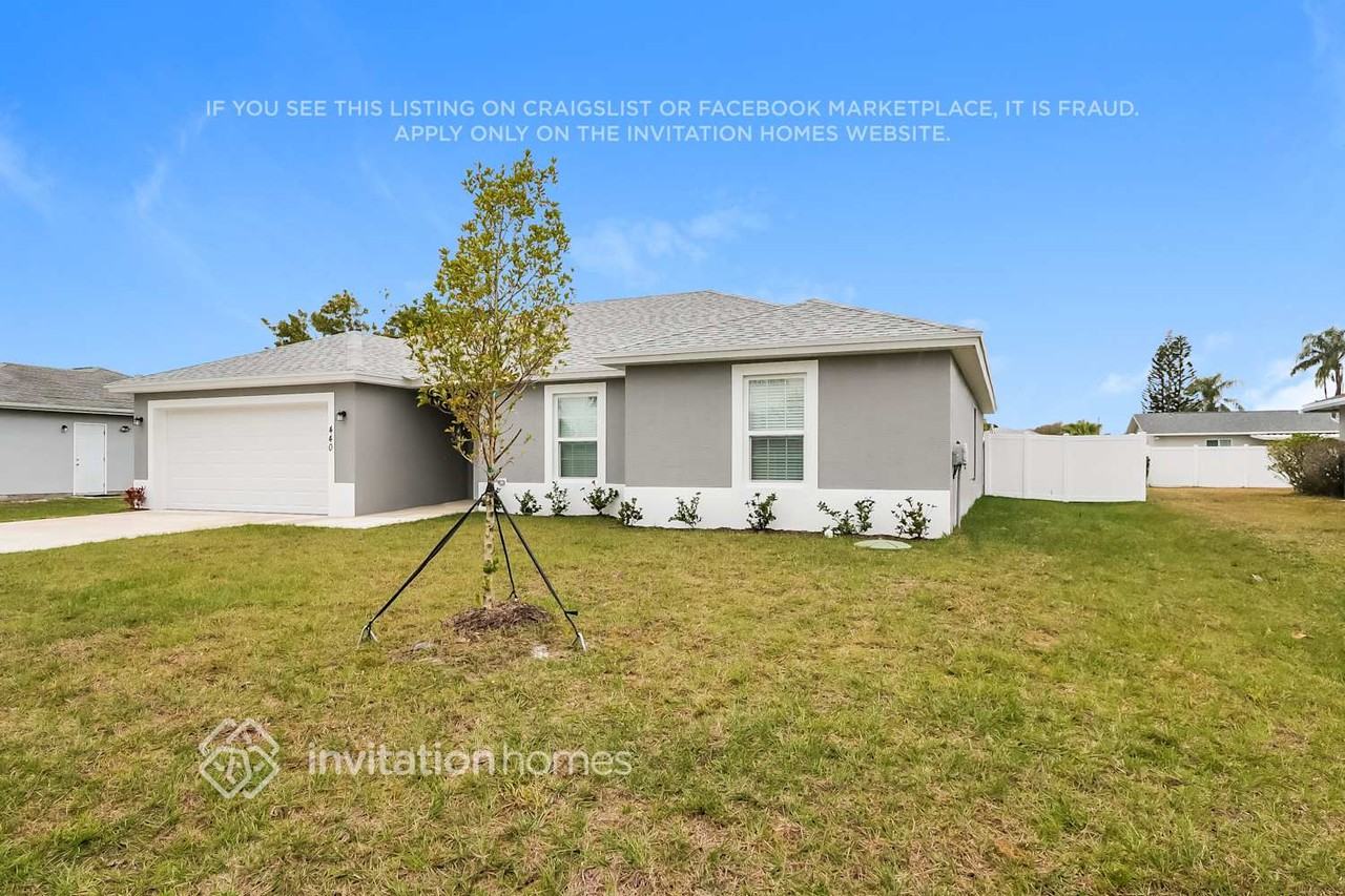 440 Se Asbury Ln - Photo 4 of 17