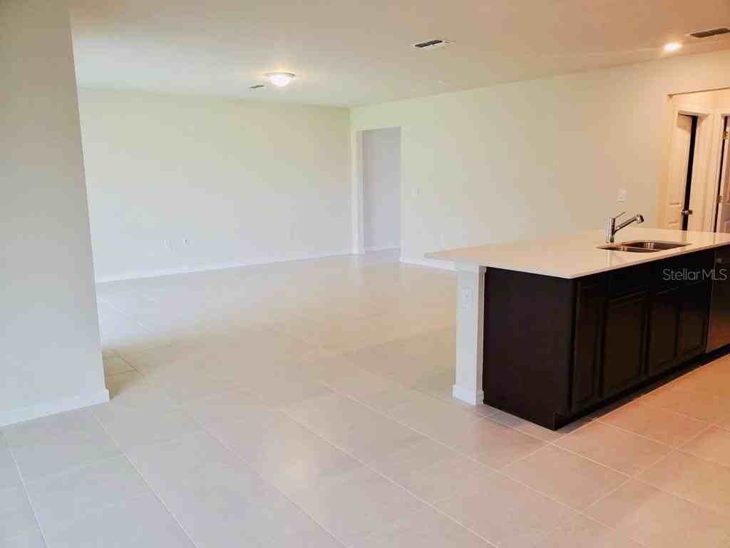 30579 Gilbern Rd - Photo 4 of 10