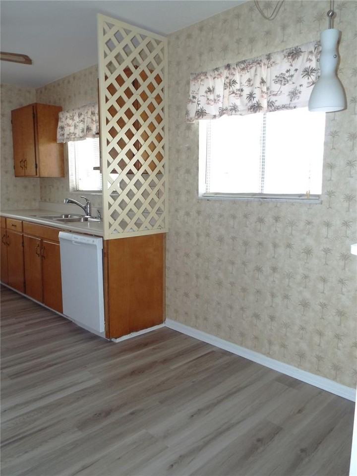 1556 Council Dr - Photo 5 of 29