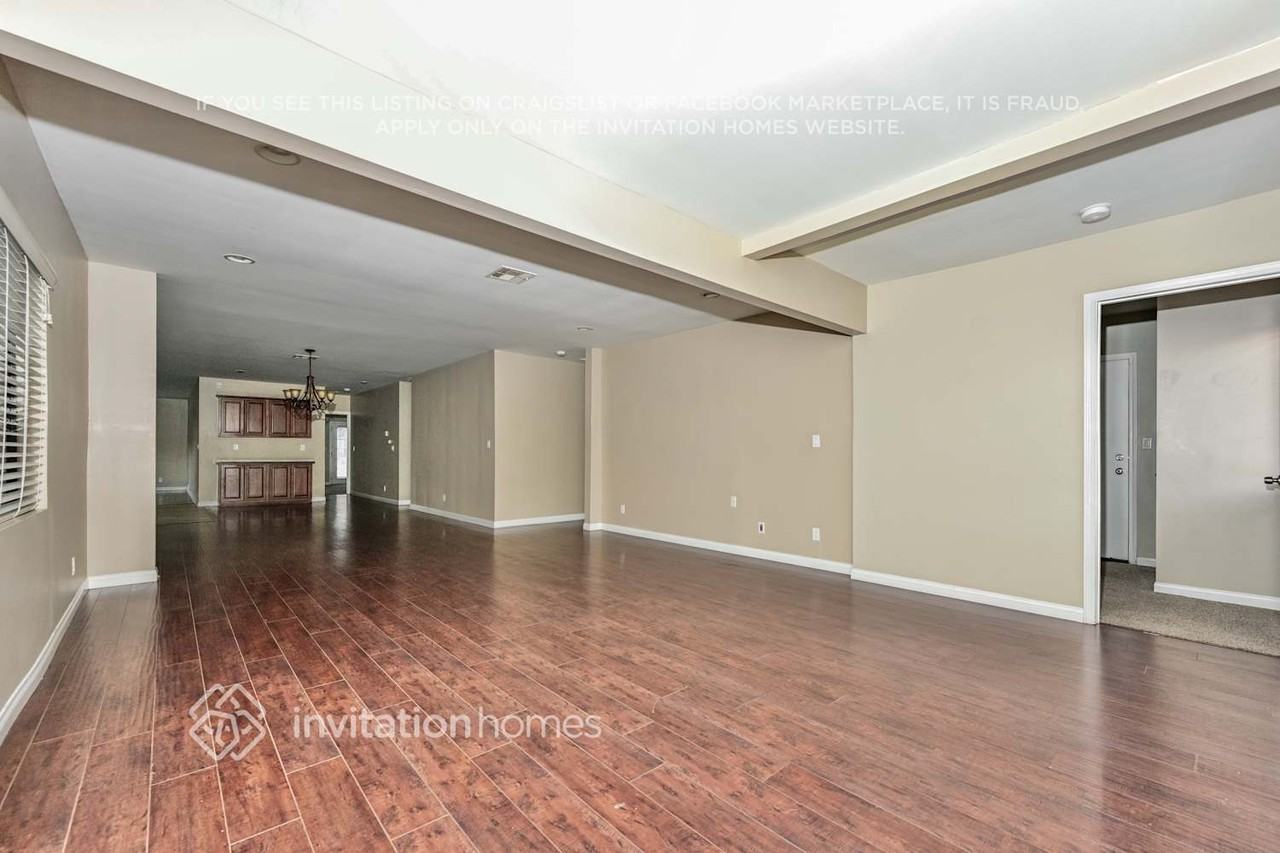 21047 Runnymede St - Photo 2 of 16