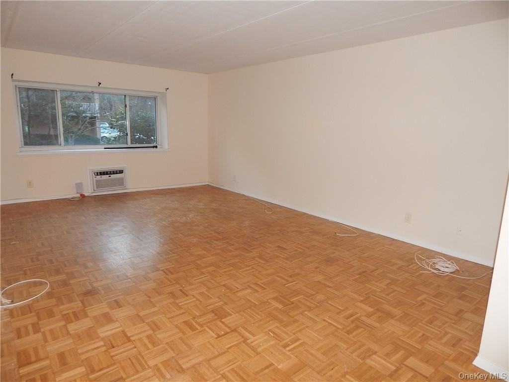 414 Benedict Ave Apt 1d #1D - Photo 6 of 31