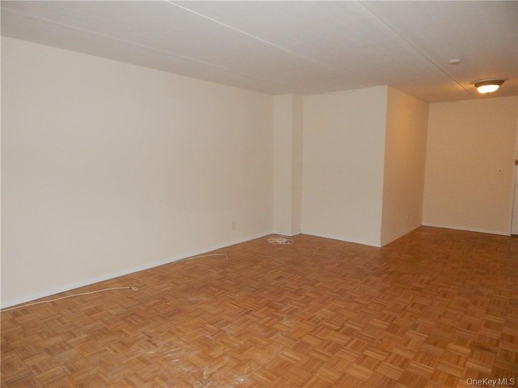 414 Benedict Ave Apt 1d #1D - Photo 7 of 31