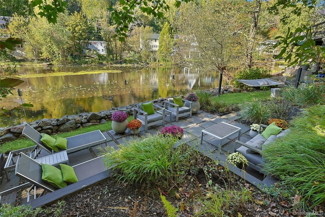 188 Ferdon Ave - Photo 4 of 42