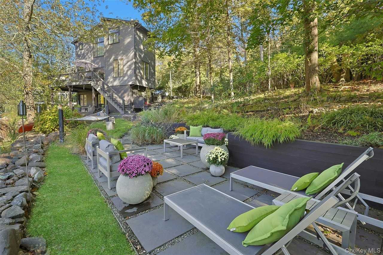 188 Ferdon Ave - Photo 5 of 42