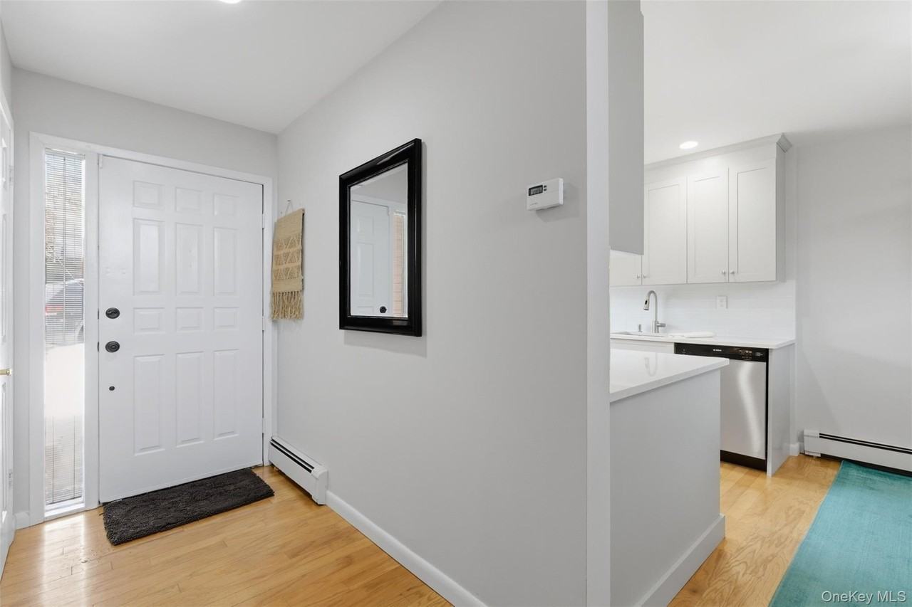 10 Bayberry Ln - Photo 4 of 44