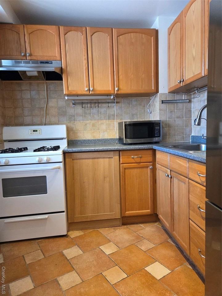 6125 97th St #4D - Photo 4 of 15