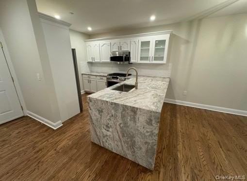 3303 Leeward Dr - Photo 3 of 11