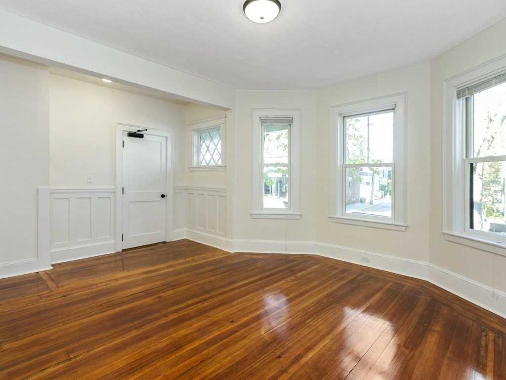 136 Huron Ave Apt 1 #1 - Photo 4 of 14