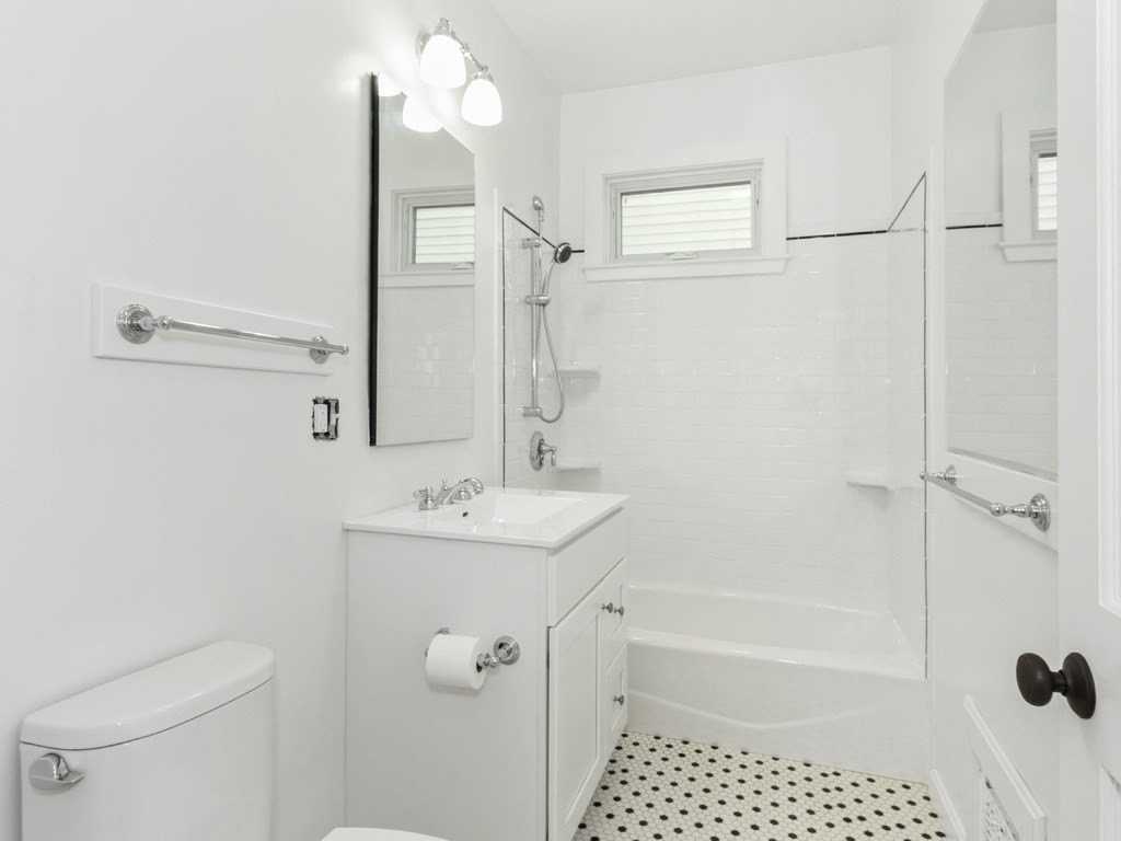 136 Huron Ave Apt 1 #1 - Photo 7 of 14