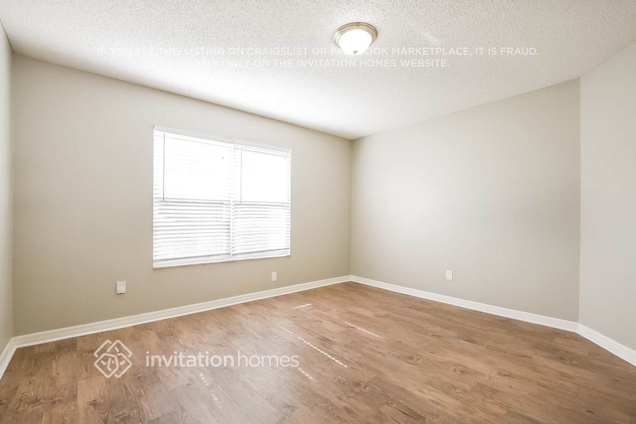 7773 Bay Cedar Dr - Photo 3 of 17