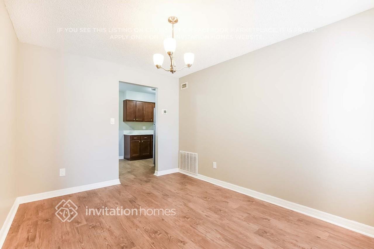 7773 Bay Cedar Dr - Photo 6 of 17