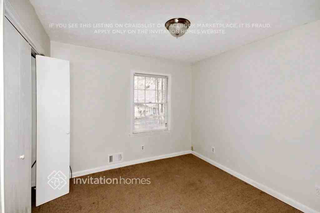 2727 King Arthur Ct - Photo 4 of 8
