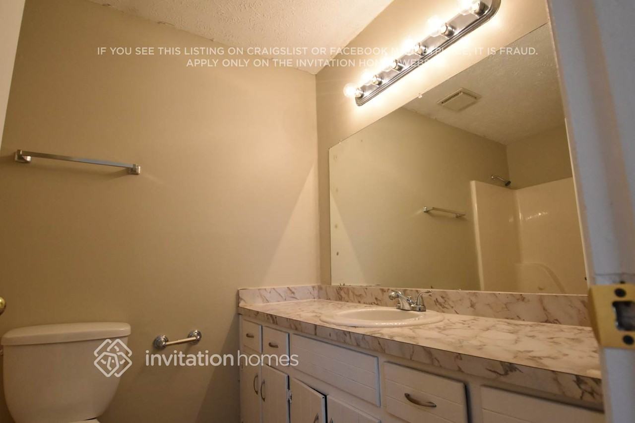 2727 King Arthur Ct - Photo 6 of 8