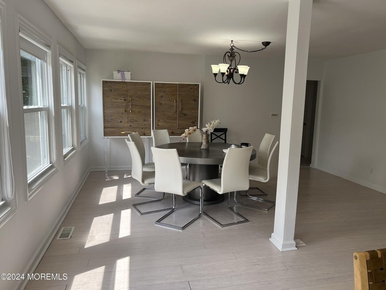 600 Wildwood Rd - Photo 3 of 10