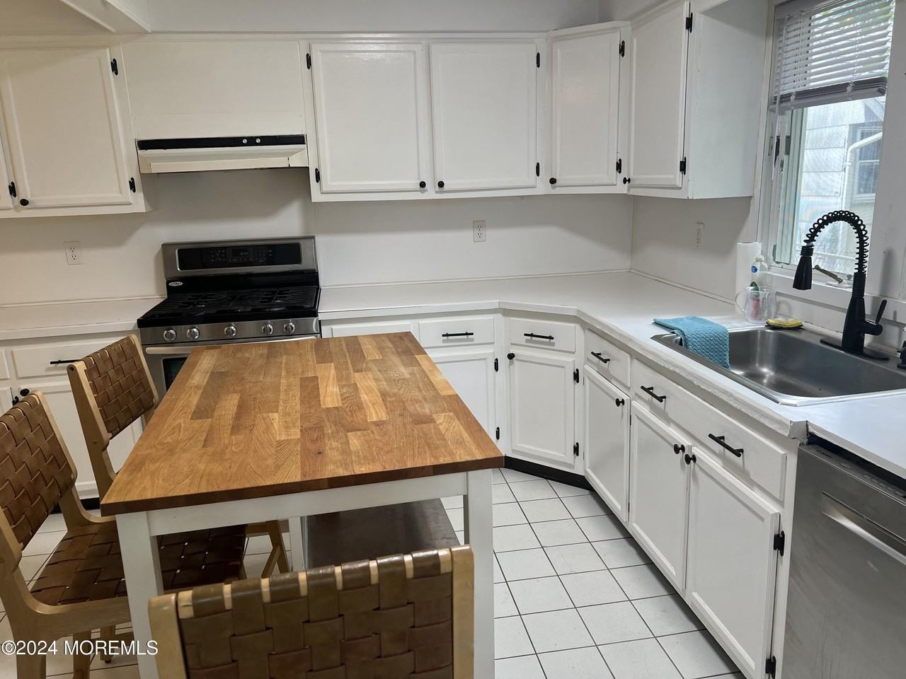 600 Wildwood Rd - Photo 4 of 10