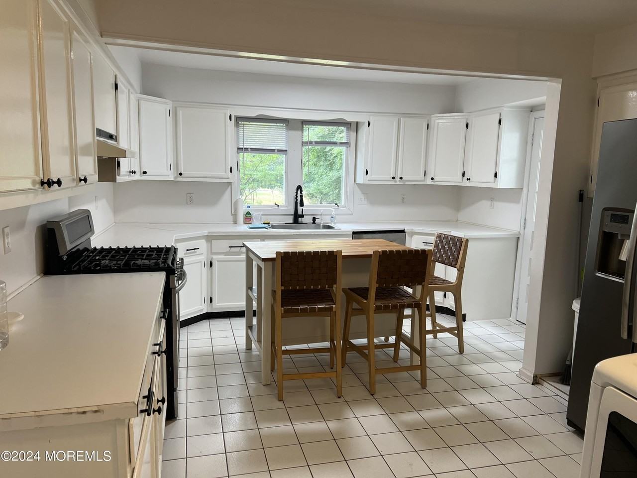 600 Wildwood Rd - Photo 5 of 10