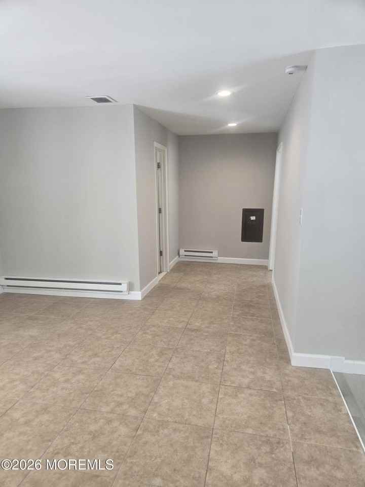 361 Constitution Dr - Photo 5 of 31