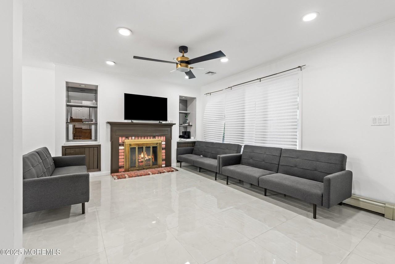 17 Johnston St - Photo 2 of 32