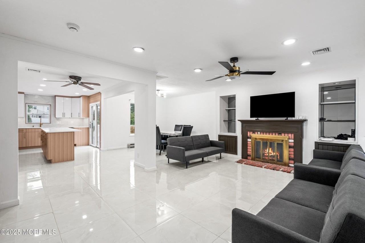 17 Johnston St - Photo 3 of 32